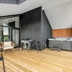 펜션 3 Bedroom Beautiful In