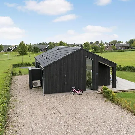 3 Bedroom Beautiful In Haderslev