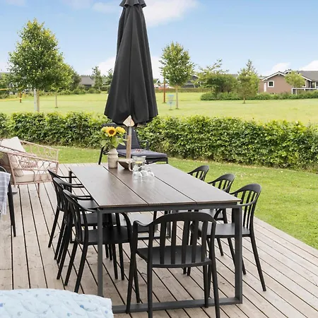 3 Bedroom Beautiful In Casa vacanze *