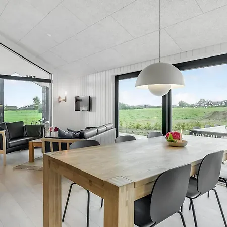 3 Bedroom Beautiful In Casa vacanze Haderslev