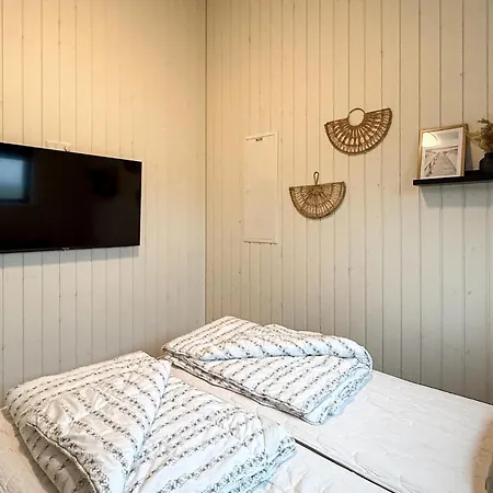 3 Bedroom Beautiful In Casa de Férias